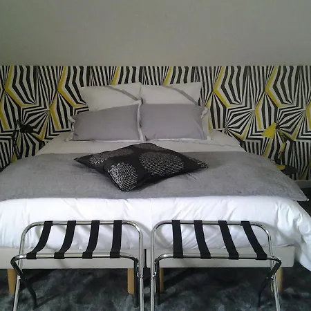 La Maison Mirabeau Bed and Breakfast Βερντέν